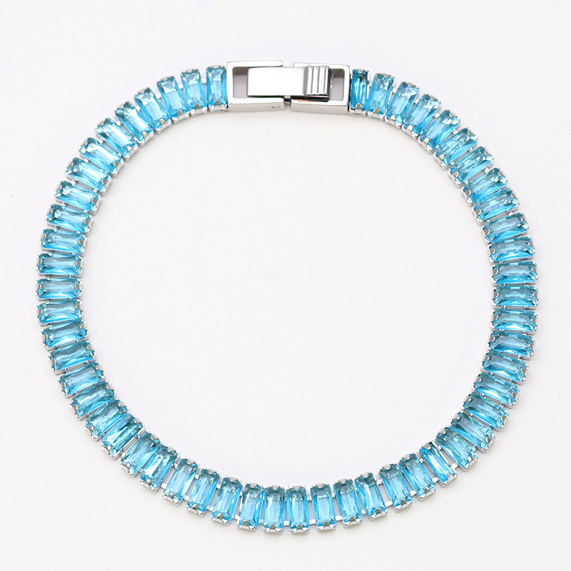Minimalistisches Statement-Armband aus Edelstahl
