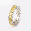 Eternity-Ring aus Edelstahl mit dreieckigem Zirkon