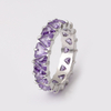 Eternity-Ring aus Edelstahl mit dreieckigem Zirkon