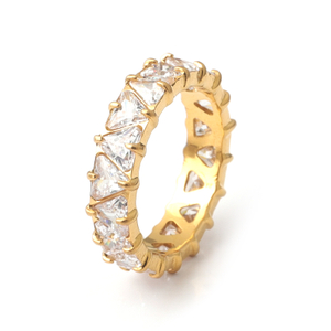 Eternity-Ring aus Edelstahl mit dreieckigem Zirkon